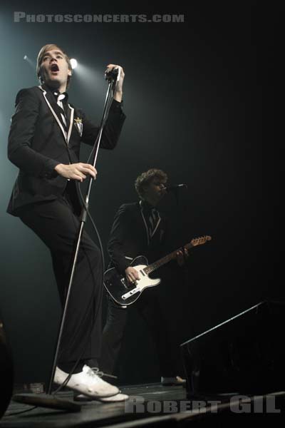 THE HIVES - 2008-04-20 - PARIS - Zenith - Per Almqvist - Niklas Almqvist